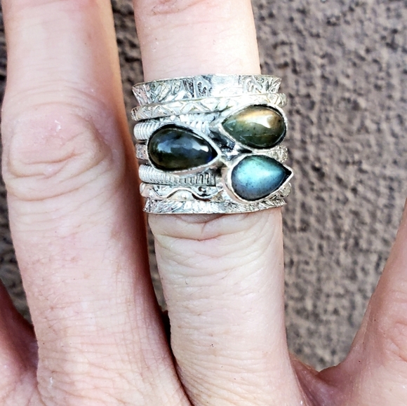 New Labradorite Silver Meditation Spinner Ring. - Picture 7 of 10